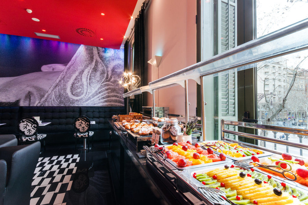 Hotel Bcn Design Barcelona Eksteriør bilde Buffet at the restaurant